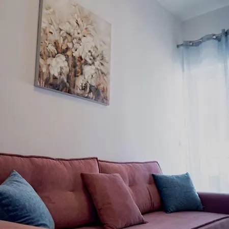 Prázdninový dům Marietta City Center Apartment Nafplio Near Old Town & Arvanitia Beach *
